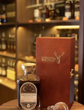 Gordon & MacPhail Linkwood 1973 40yo (decanter)