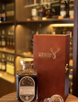 Gordon & MacPhail Strathisla 1964 48yo (decanter, hộp gỗ)