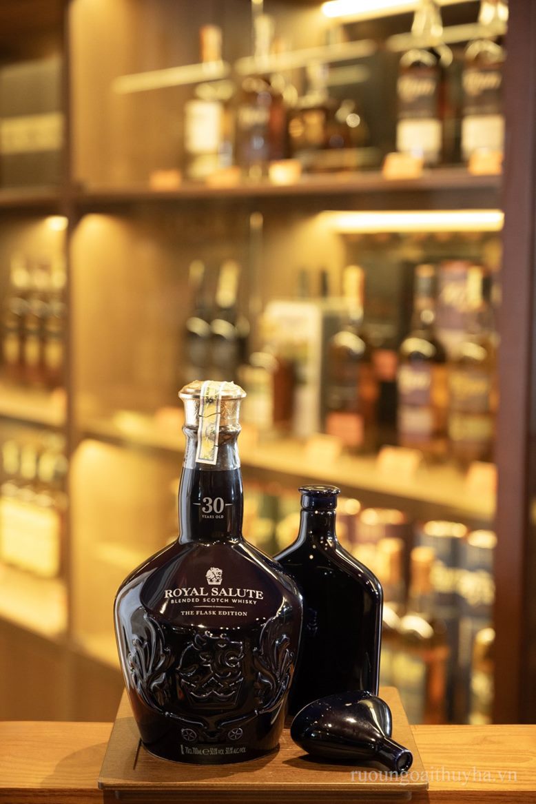 Royal Salute 30yo The Flask Edition