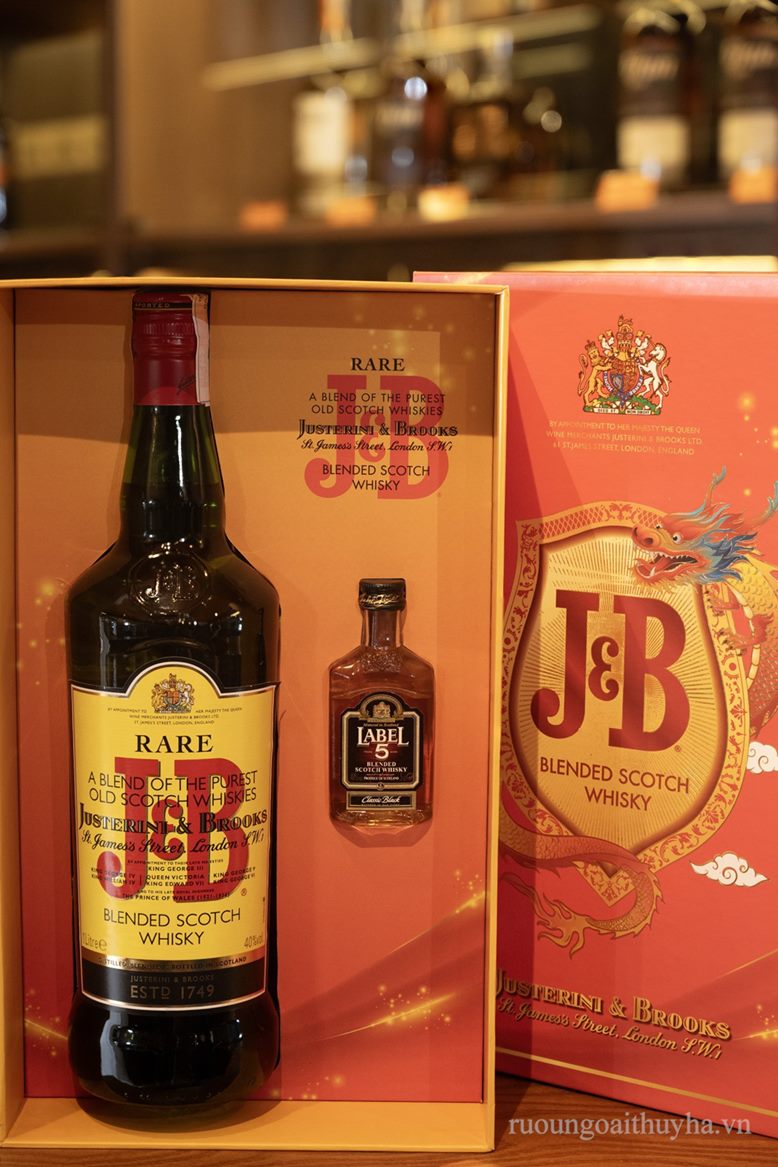 J&B Rare 1L hộp quà (kèm chai Label 5 nhỏ)